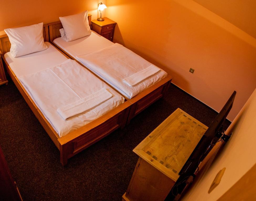 Hotel A Restaurace U Hrncire Kutna Hora Bilik gambar