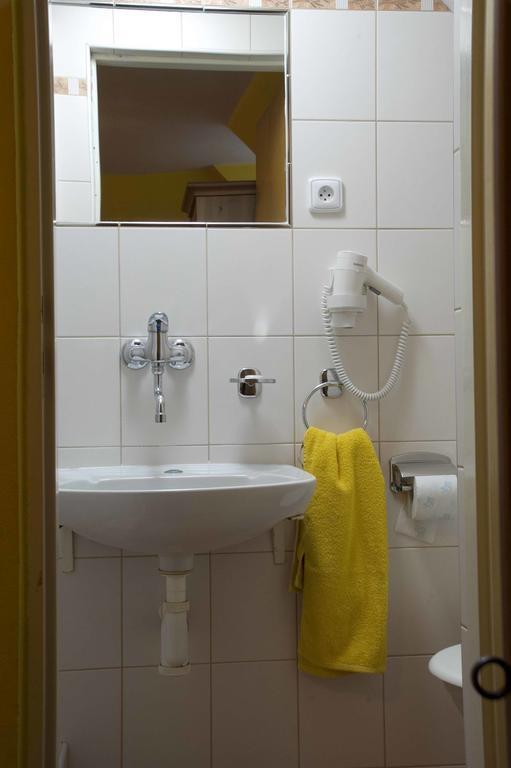 Hotel A Restaurace U Hrncire Kutna Hora Bilik gambar