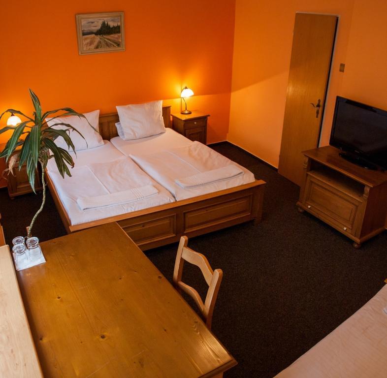 Hotel A Restaurace U Hrncire Kutna Hora Bilik gambar