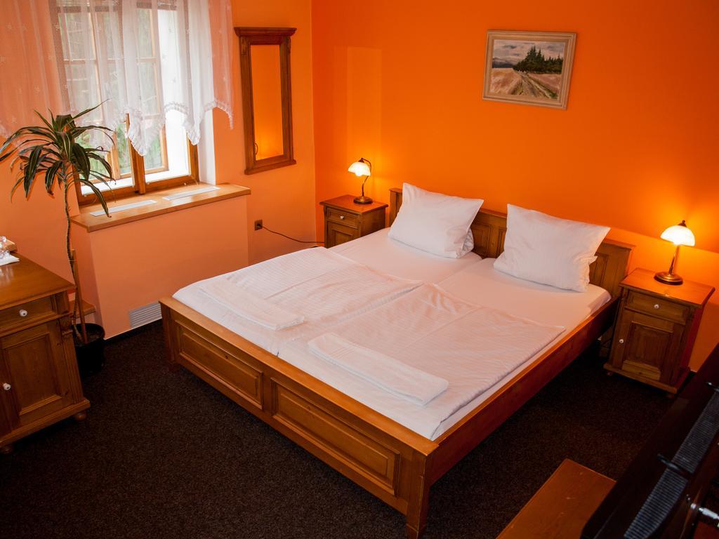 Hotel A Restaurace U Hrncire Kutna Hora Bilik gambar